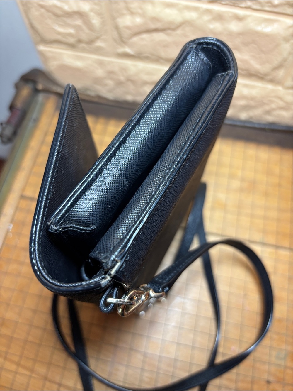 2 kate spade Crossbody Bags, Wallets w Detachable Strap, Black Cream Leather - Picture 14 of 17
